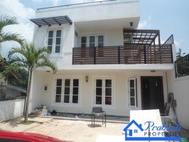 House for Sale at Pelawatta